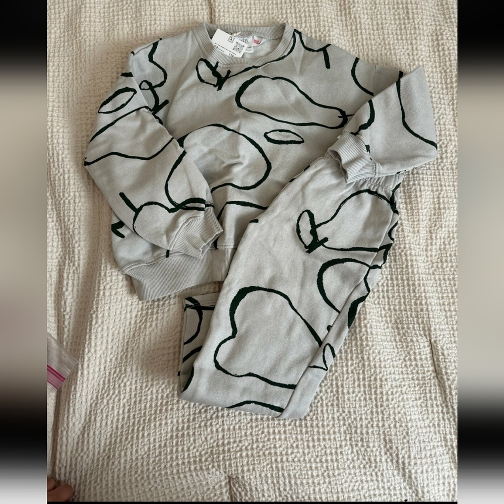 Gray and Black Patterned Sweatshirt and Pants Set